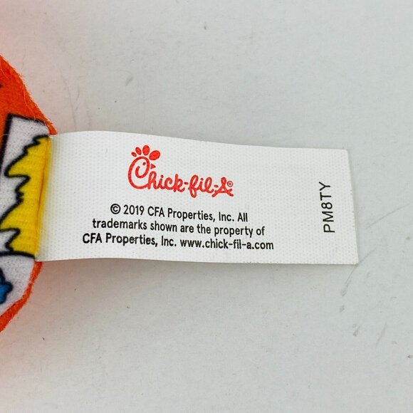 Chick-Fil-A 2019 Cow Artist Painter Plush Round Keychain Work Of Art Collectible - Picture 5 of 5